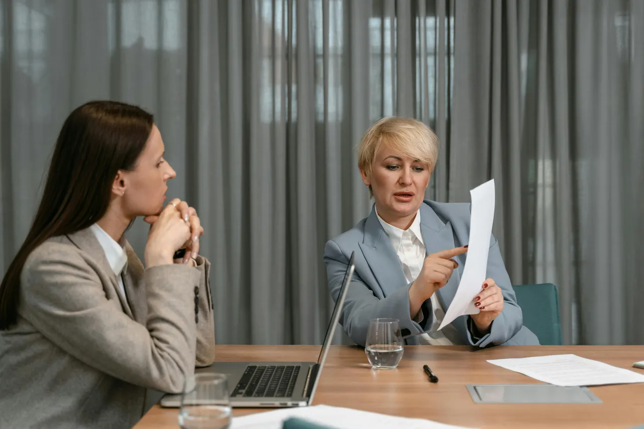 Durante la conversación en el proceso de despido